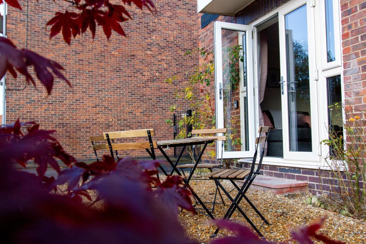 Waters Edge Apartment Chester Exterior photo